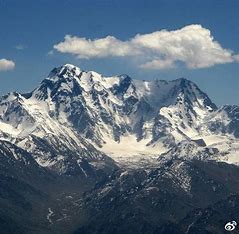 博格达峰远景